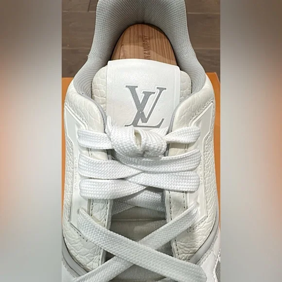 Authentic Louis Vuitton White Mens Trainer Sneaker - Picture 6 of 8